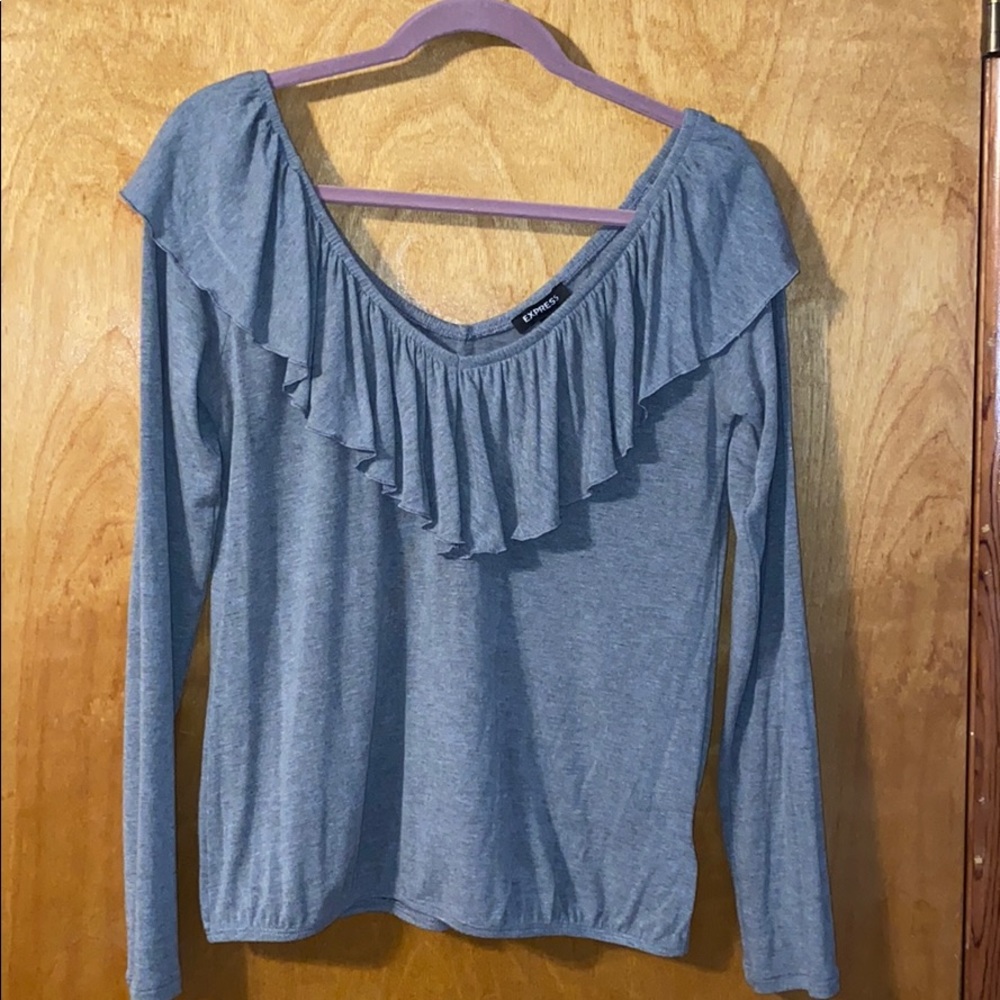 Gray long sleeve shirt